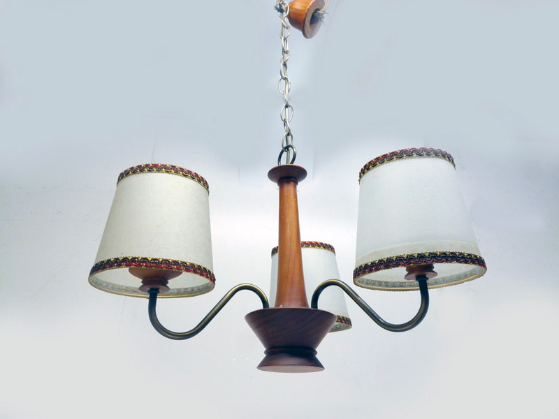 lampara techo 3pantallas madera metal rosca e14 alt 35-107 o46 1u